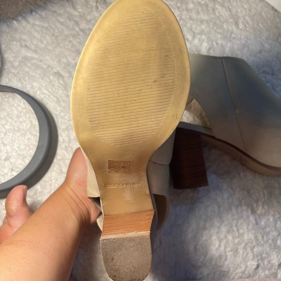 Call it Spring Ankle Bootie in Size 6.5 in light beige - Picture 9 of 9
